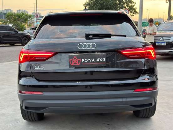AUDI-Q3-2020