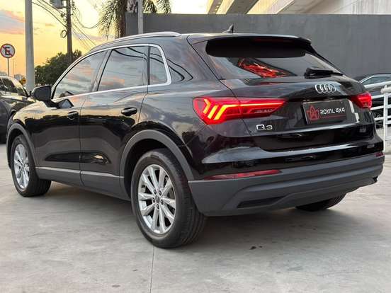 AUDI-Q3-2020