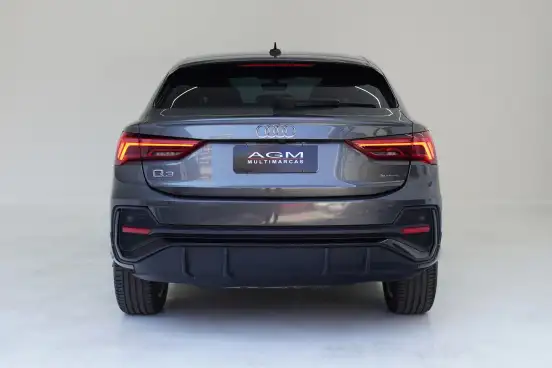 AUDI-Q3-2022