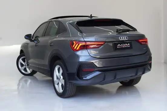 AUDI-Q3-2022