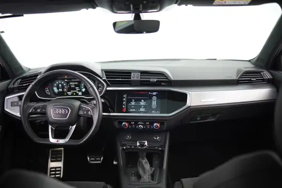 AUDI-Q3-2022