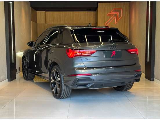 AUDI-Q3-2.0 40 TFSI GASOLINA PERFORMANCE BLACK PLUS QUATTRO TIPTRONIC AUDI-Q3-2024