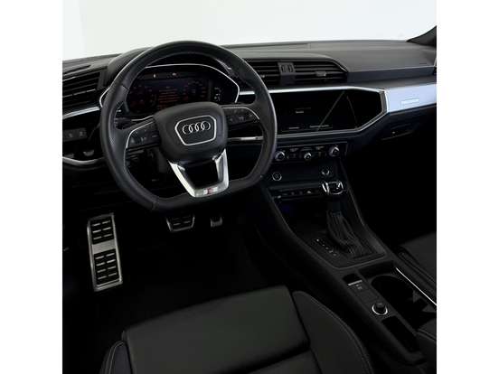 AUDI-Q3-2024