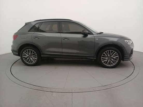 AUDI-Q3-2023