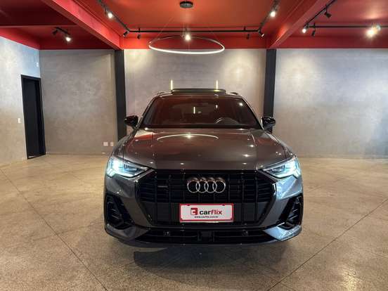 AUDI-Q3-2022