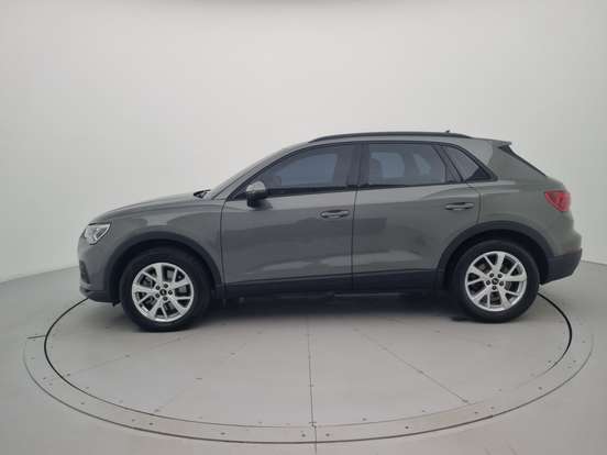 AUDI-Q3-2024