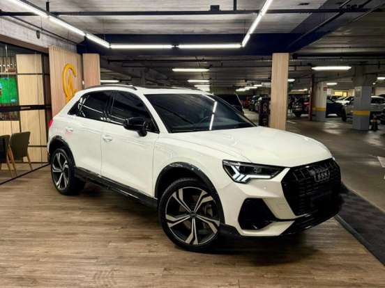 AUDI-Q3-2023