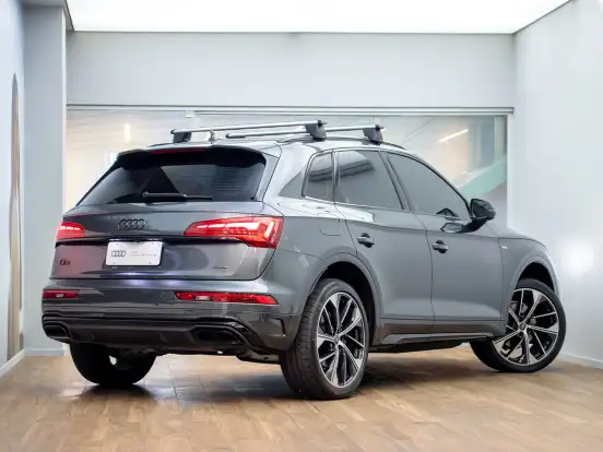 AUDI-Q5-2024