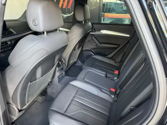AUDI-Q5-2023
