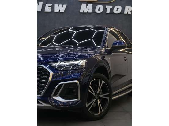 AUDI-Q5-2021