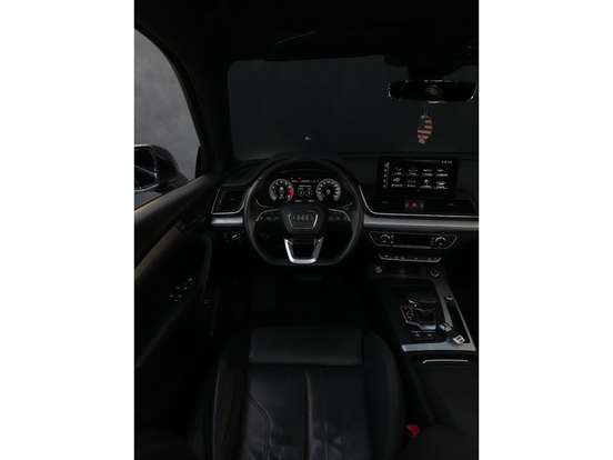 AUDI-Q5-2021