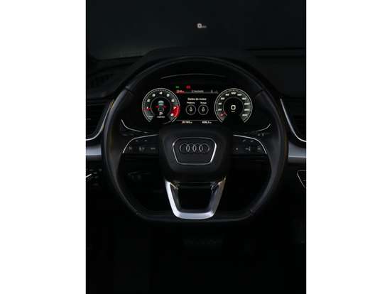 AUDI-Q5-2021