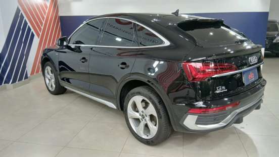 AUDI-Q5-2021