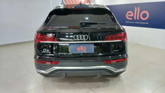 AUDI-Q5-2021