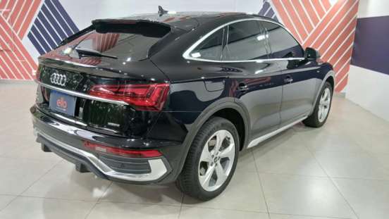 AUDI-Q5-2021