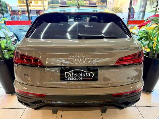 AUDI-Q5-2021