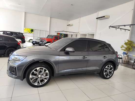 AUDI-Q5-2022