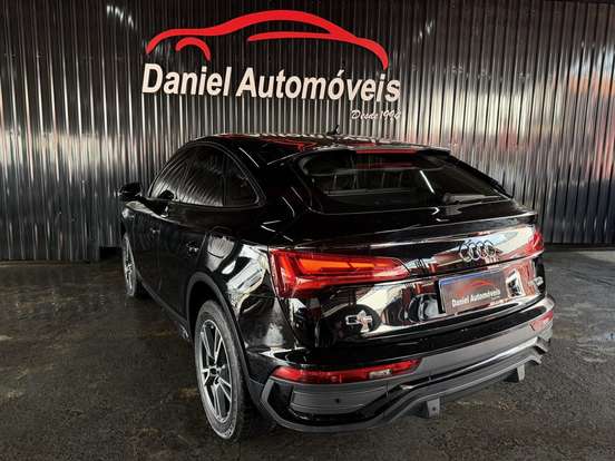 AUDI-Q5-2023