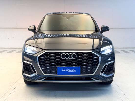 AUDI-Q5-2022