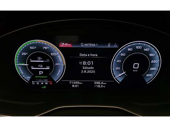AUDI-Q5-2022