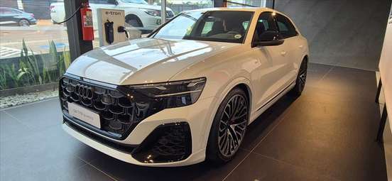 AUDI-Q8-2025
