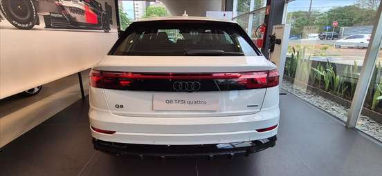 AUDI-Q8-2025