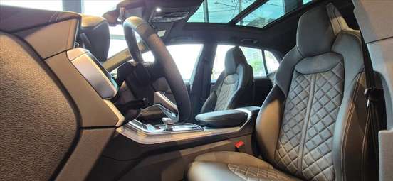 AUDI-Q8-2025