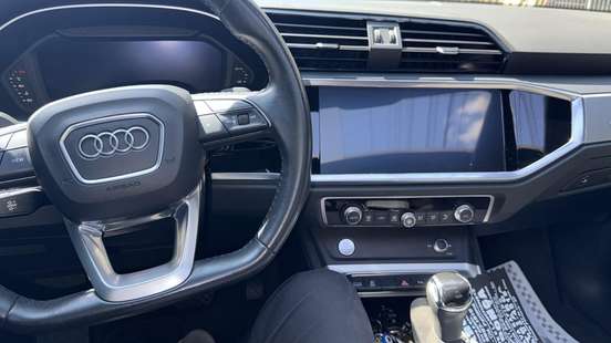AUDI-Q3-2020