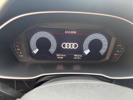 AUDI-Q3-2022