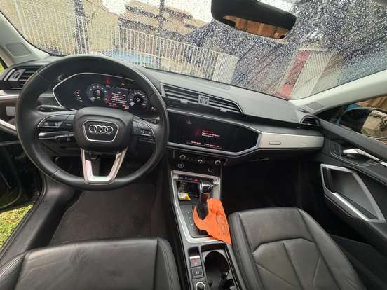 AUDI-Q3-2022
