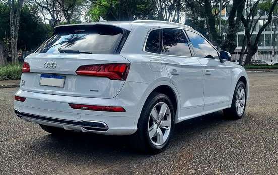 AUDI-Q5-2020
