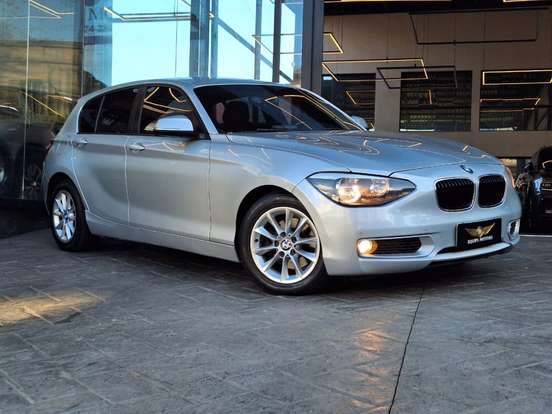 BMW-118i-2011