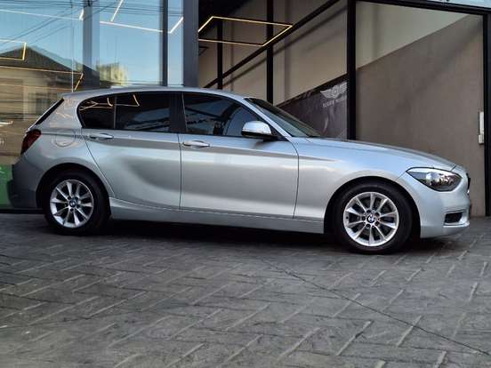 BMW-118i-1.6 16V TURBO GASOLINA 4P AUTOMÁTICO BMW-118i-2011