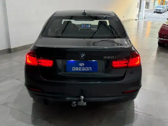 BMW-320i-2014