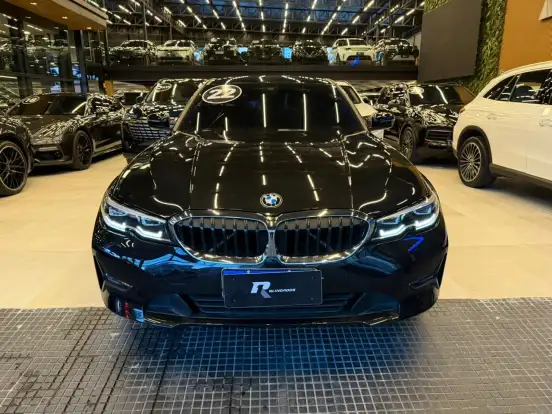 BMW-320i-2022