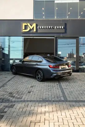 BMW-320i-2022