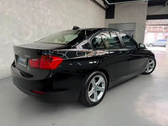 BMW-320i-2013
