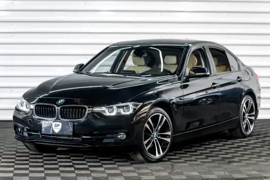 BMW-320i-2018