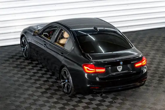 BMW-320i-2018