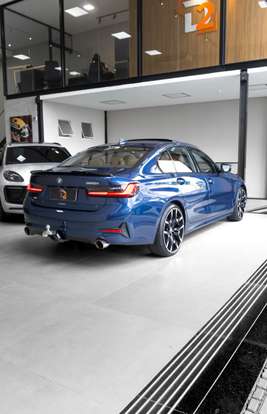 BMW-320i-2022