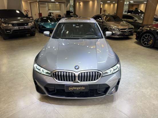 BMW-320i-2022