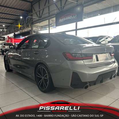 BMW-320i-2023