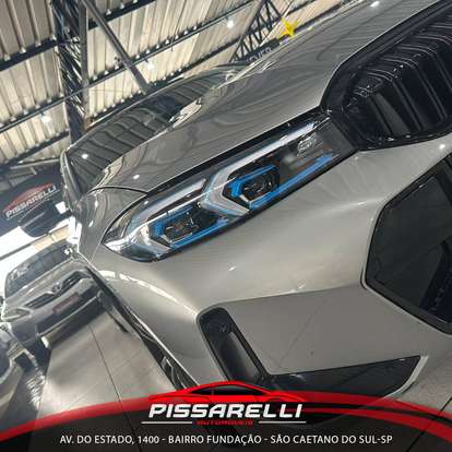 BMW-320i-2023