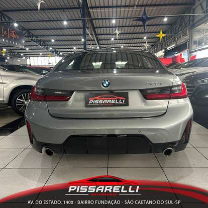 BMW-320i-2023