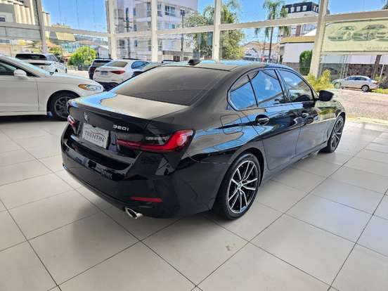 BMW-320i-2024