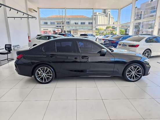 BMW-320i-2024