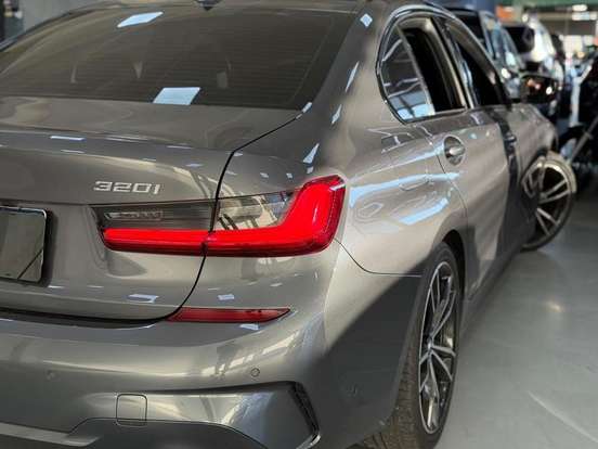 BMW-320i-2.0 16V TURBO GASOLINA M SPORT AUTOMÁTICO BMW-320i-2020