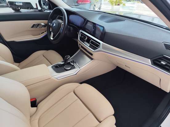 BMW-320i-2.0 16V TURBO GASOLINA SPORT GP AUTOMÁTICO BMW-320i-2019