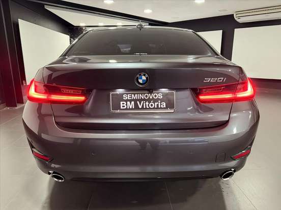 BMW-320i-2020