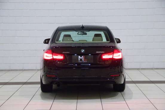BMW-320i-2015